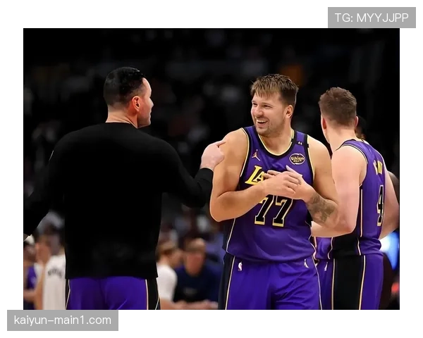 湖人更衣室氛围引关注 詹姆斯东契奇球权分配成潜在隐忧